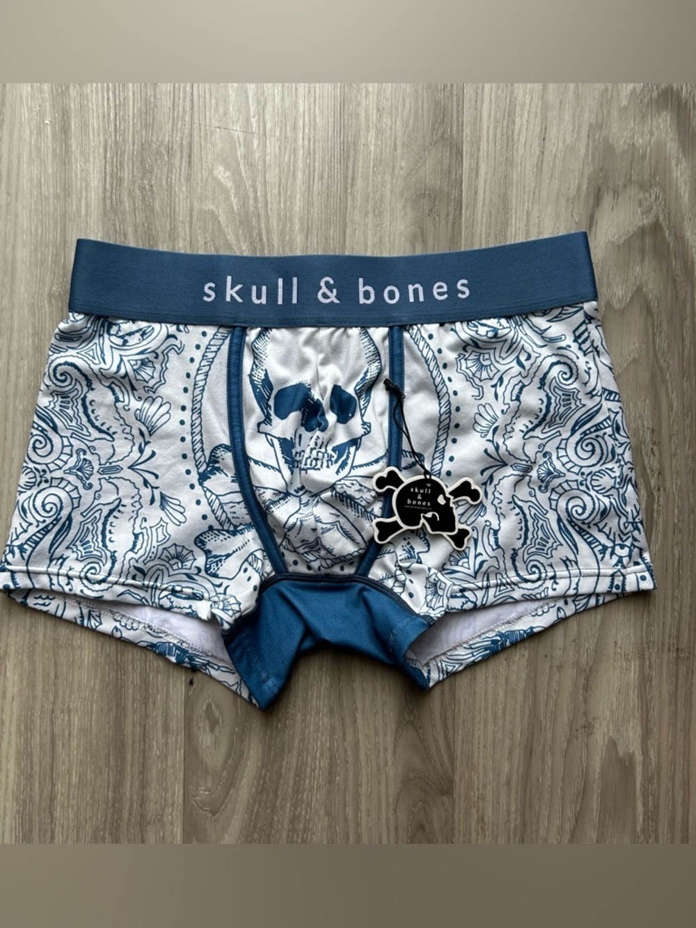 Skull & Bones | Skull Trunk in Blue & White (Small) - Picture 2 of 13